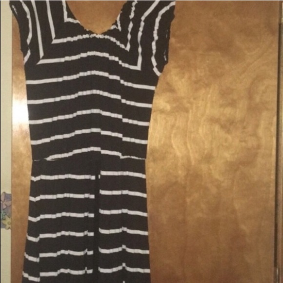 2X Blk/White Striped Off the Shoulder Romper Dress - Picture 3 of 8